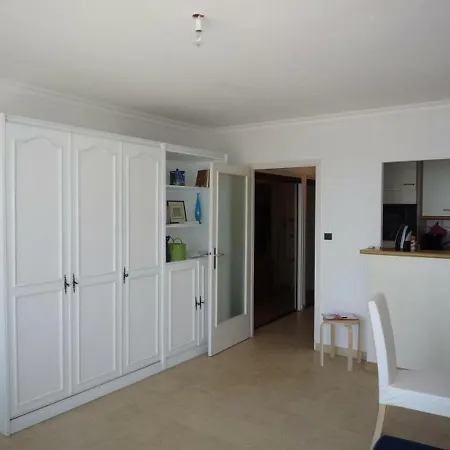 Apartment Les Sables-d'olonne, 1 Piece, 4 Personnes - Fr-1-92-633 *